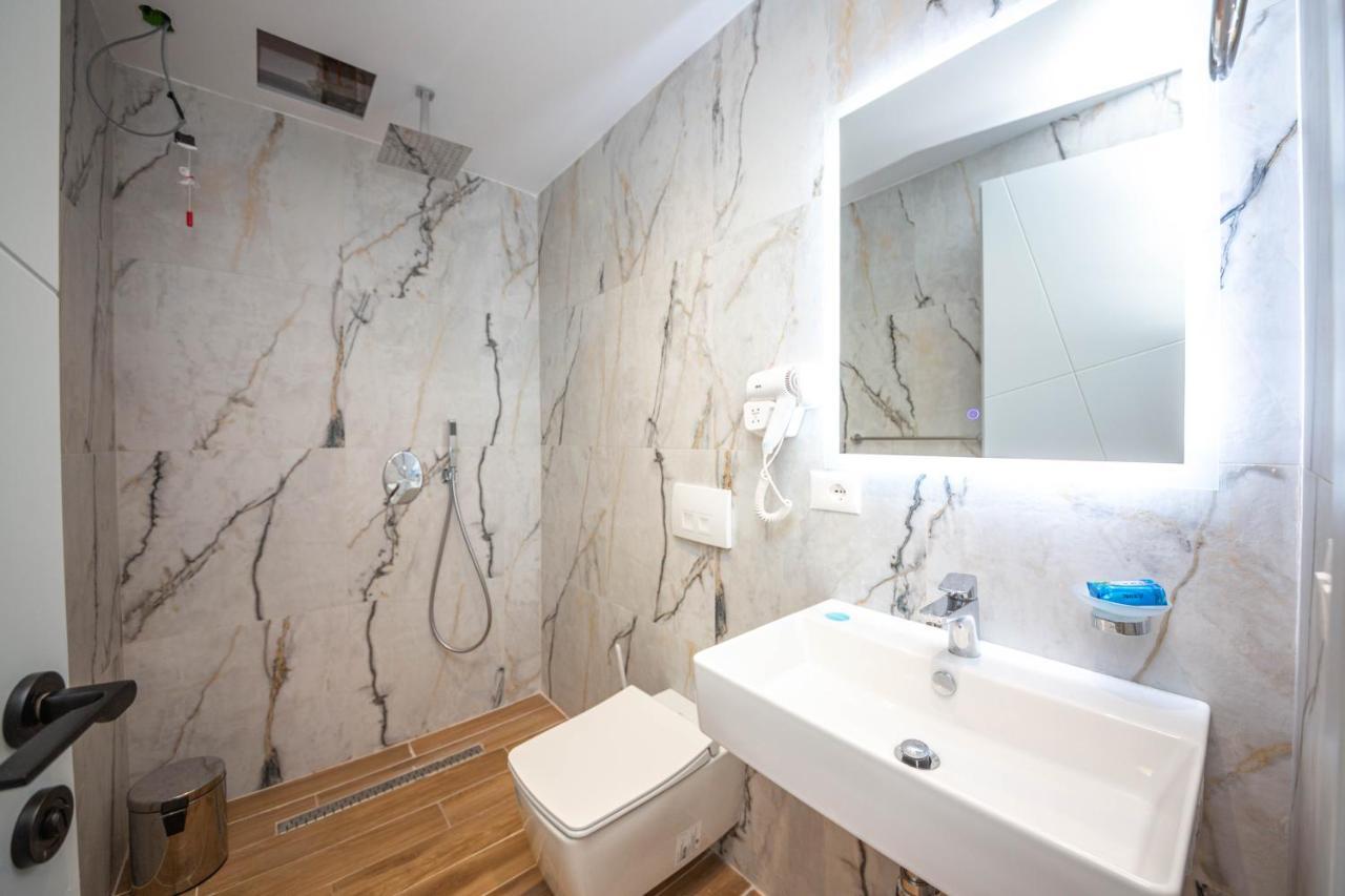 Hesperus Hotel Vlorë Extérieur photo